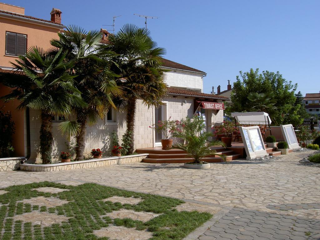Apartments Kori Funtana Szoba fotó