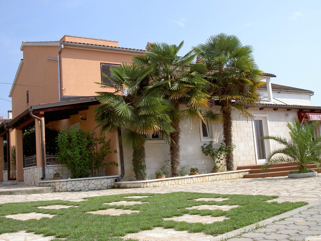 Apartments Kori Funtana Kültér fotó
